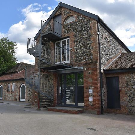 The Mill Bed & Breakfast Тетфорд Екстериор снимка